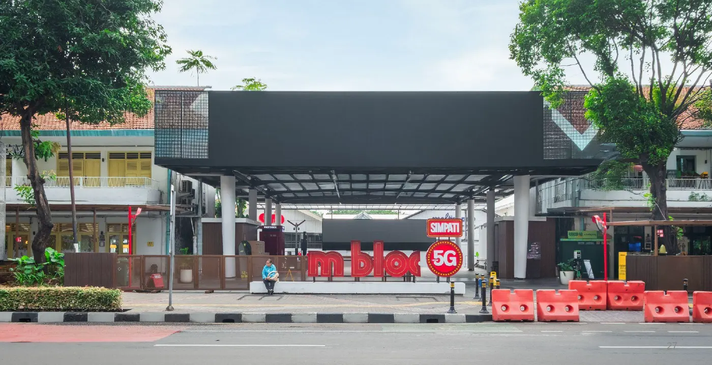 Gerbang m Bloc Space di Jalan Panglima Polim Raya, Jakarta Selatan